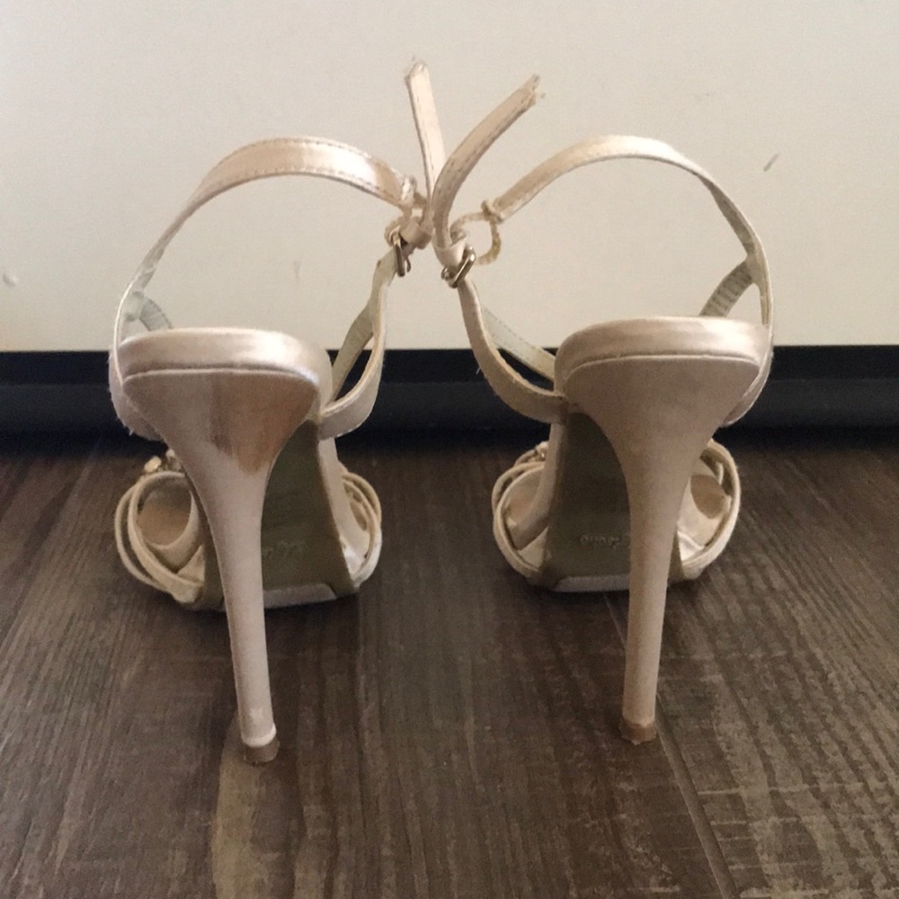 Heels - Picture 3 of 7